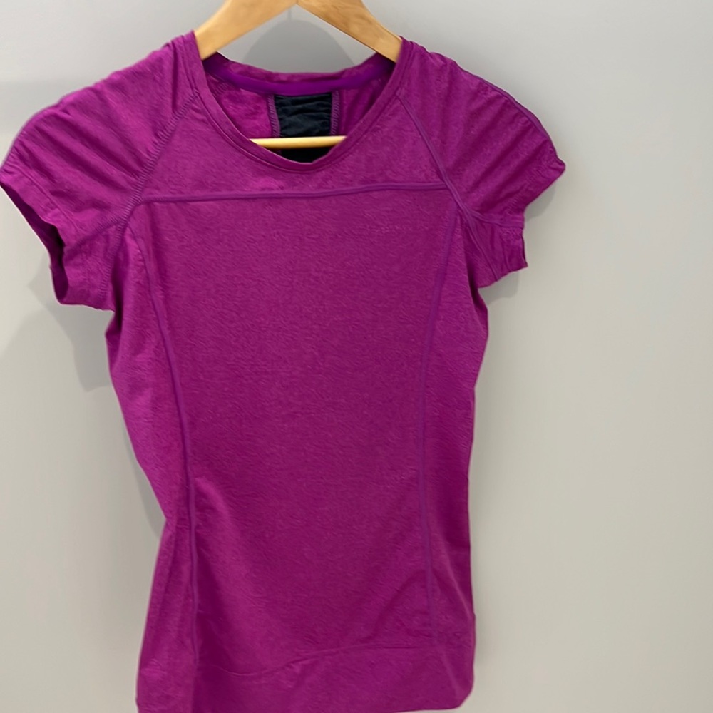 Short sleeve workout tee